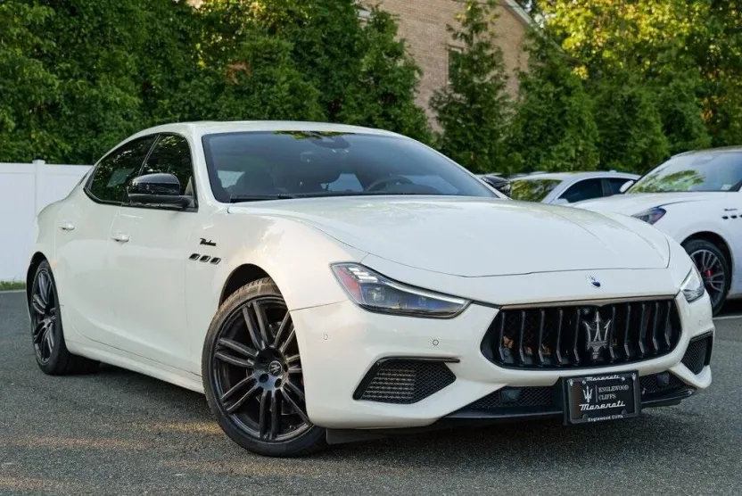 2022 Maserati Ghibli Modena Q4 photo 1