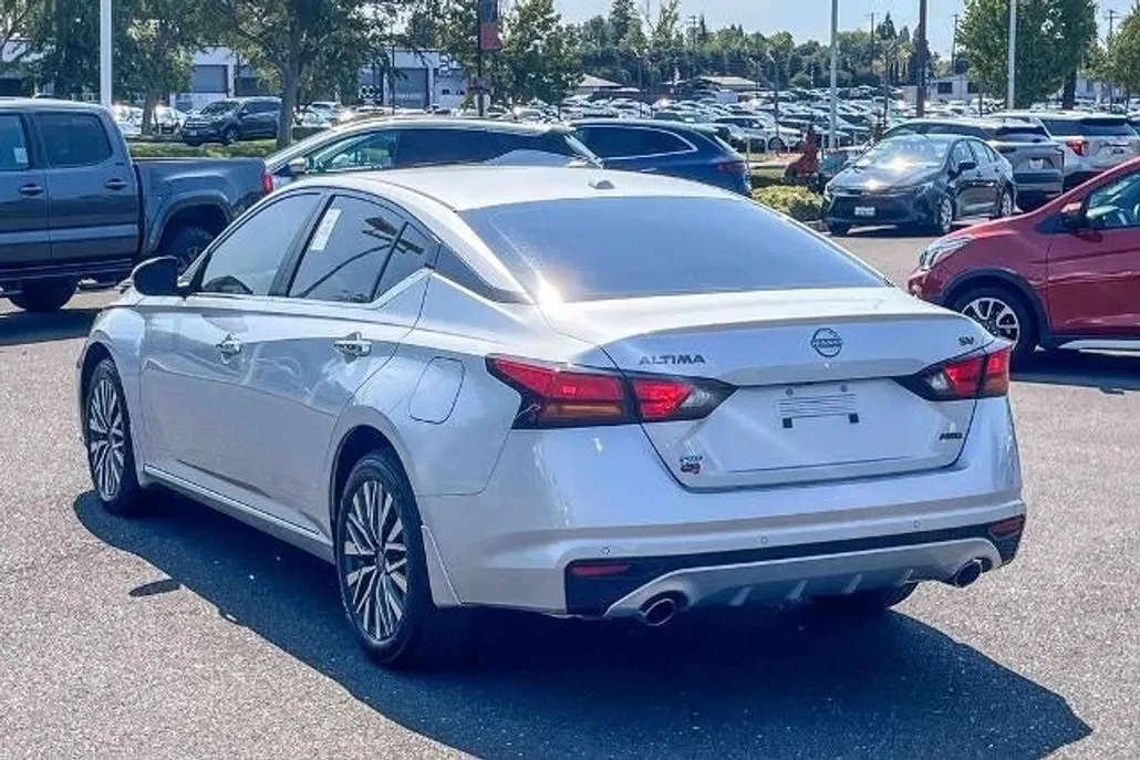 2024 Nissan Altima 2.5 SV photo 1
