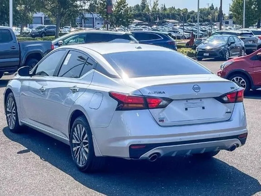 2024 Nissan Altima 2.5 SV photo 1
