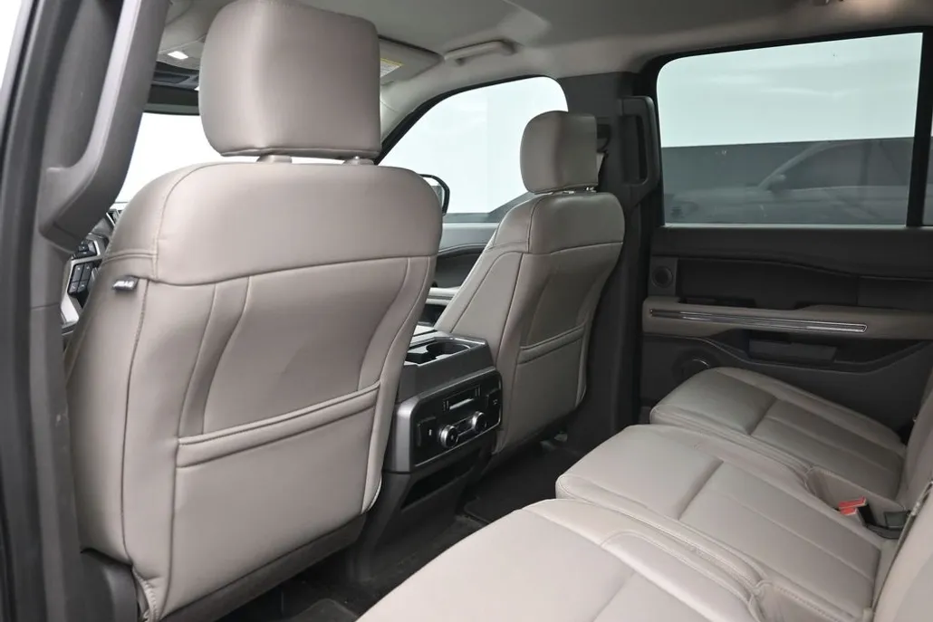 2018 Ford Expedition XLT photo 1