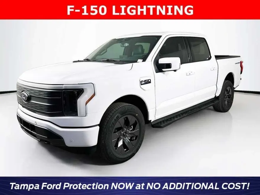 2025 Ford F-150 Lightning Lariat photo 1