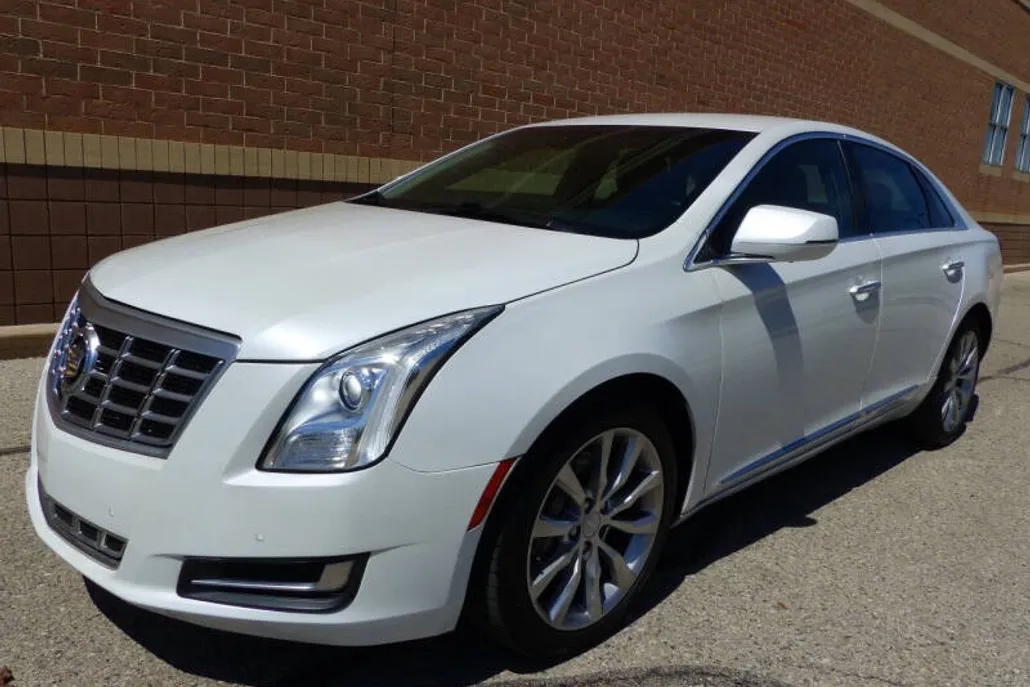 2017 Cadillac XTS Luxury photo 1