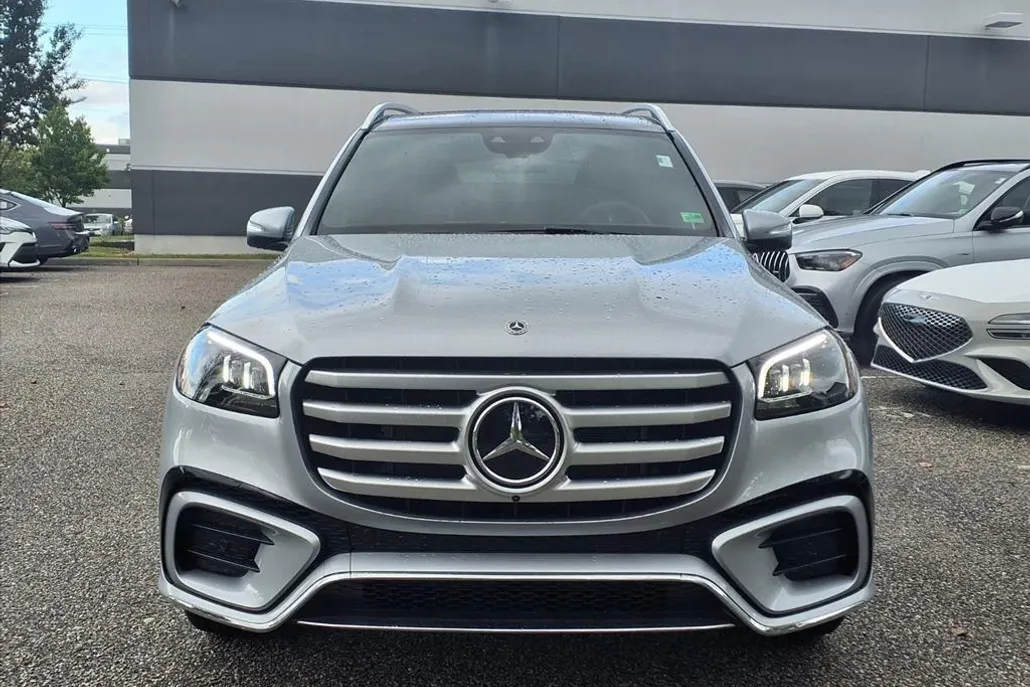 2025 Mercedes Benz GLS 450 4MATIC photo 1