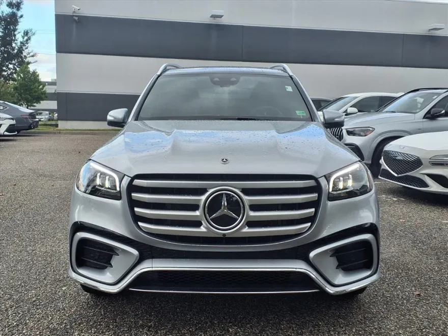2025 Mercedes Benz GLS 450 4MATIC photo 1