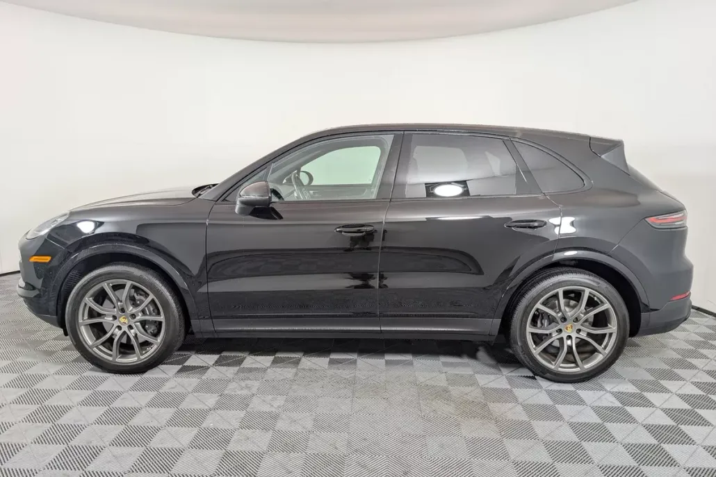 2022 Porsche Cayenne photo 1