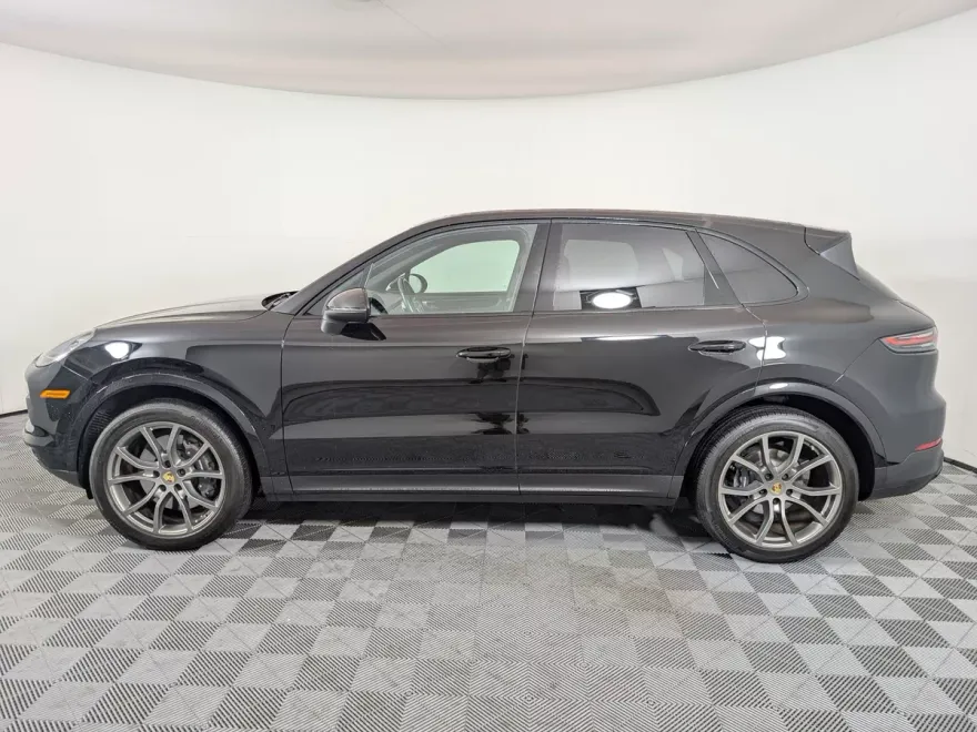 2022 Porsche Cayenne photo 1