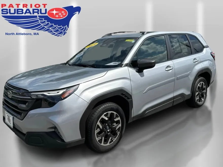 2025 Subaru Forester Premium photo 1