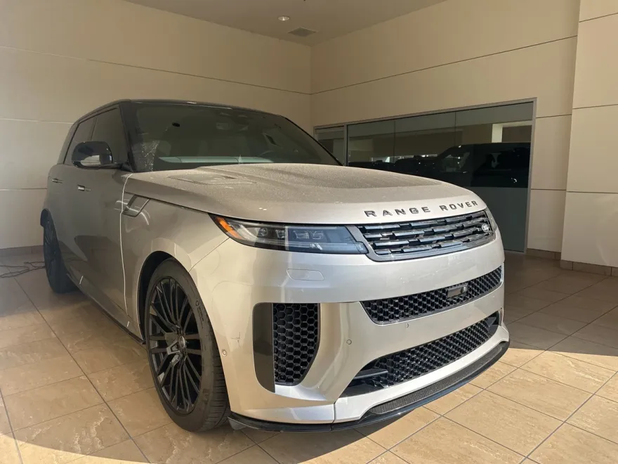 2024 Land Rover Range Rover Sport photo 1