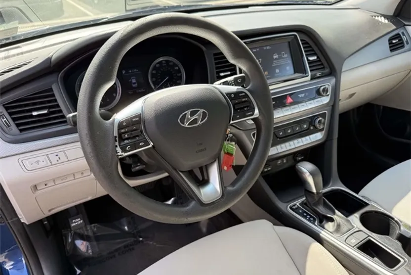 2018 Hyundai Sonata SE photo 1