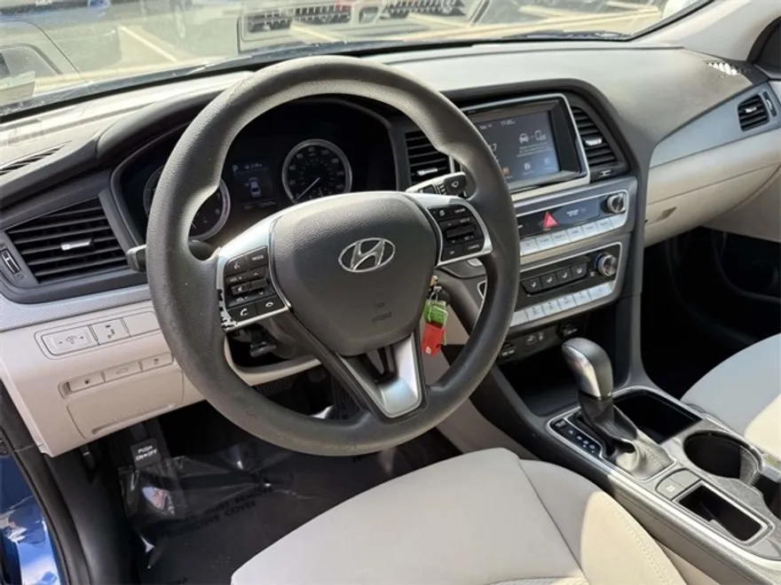 2018 Hyundai Sonata SE photo 1