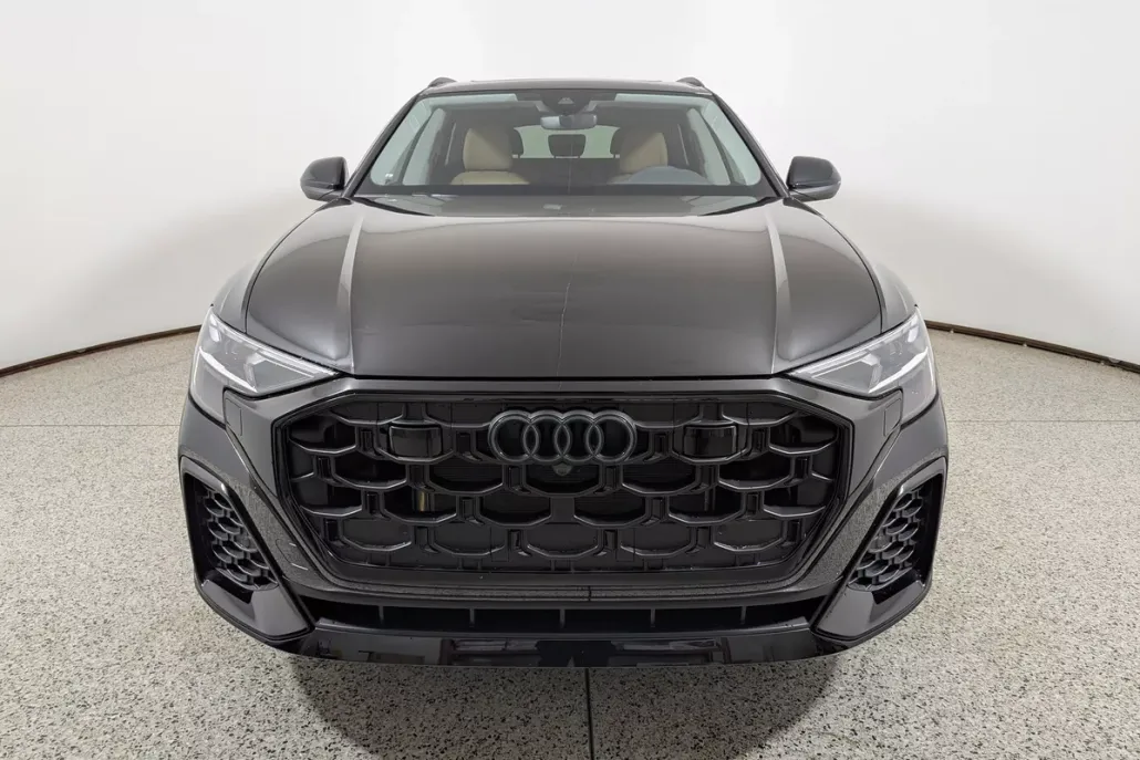 2025 Audi Q8 55 Premium Plus photo 1