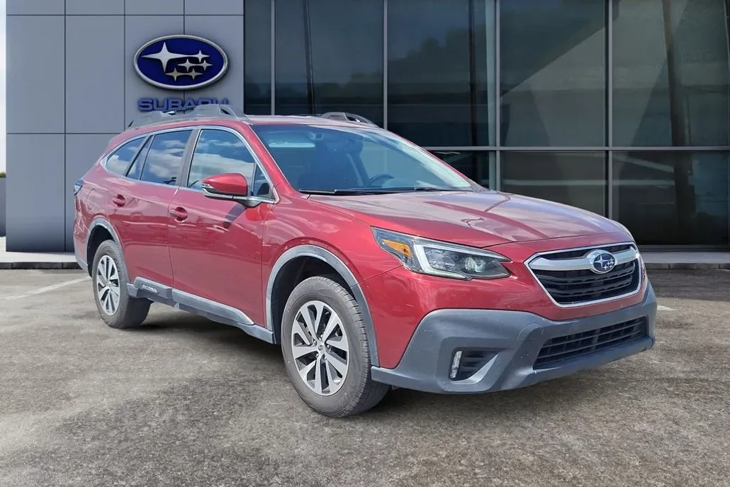 2020 Subaru Outback Premium photo 1