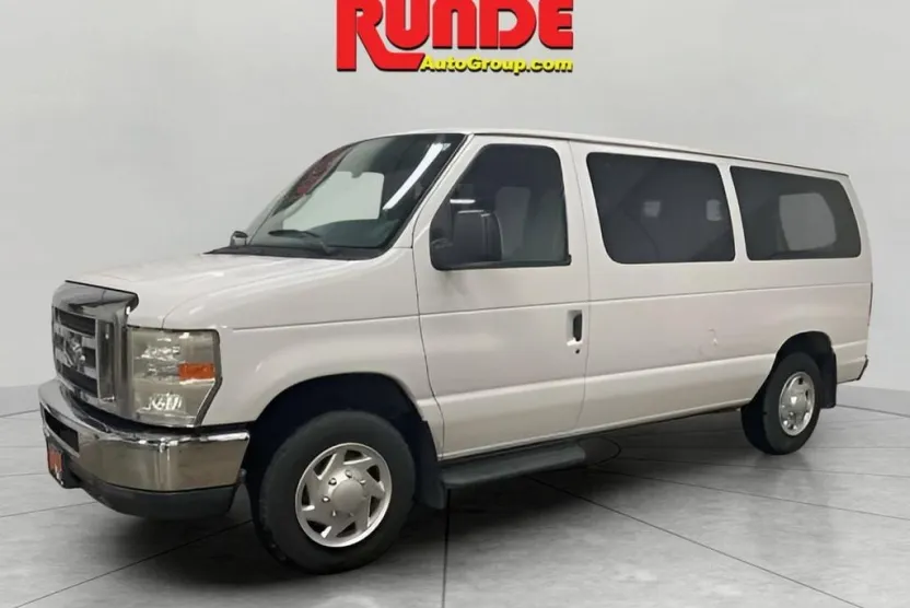 2011 Ford E-150 photo 1