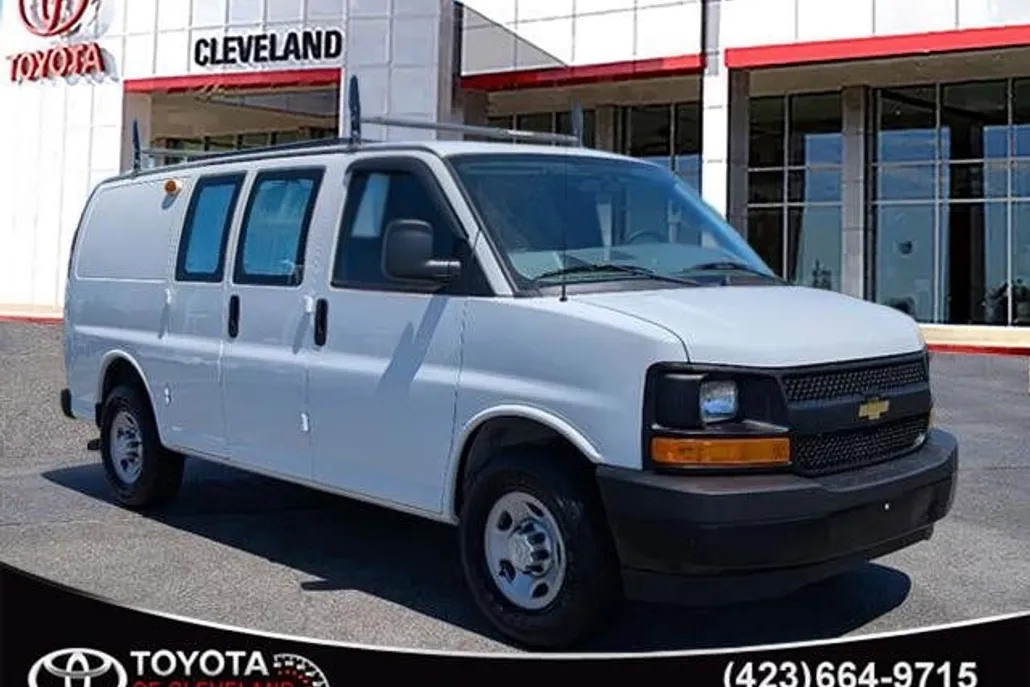 2017 Chevrolet Express 2500 Cargo Van photo 1