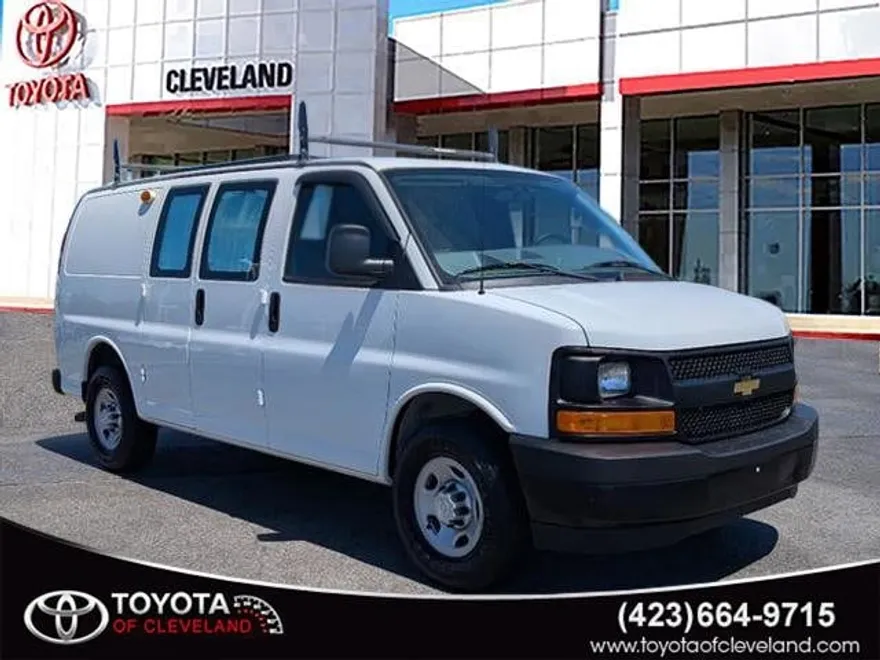 2017 Chevrolet Express 2500 Cargo Van photo 1
