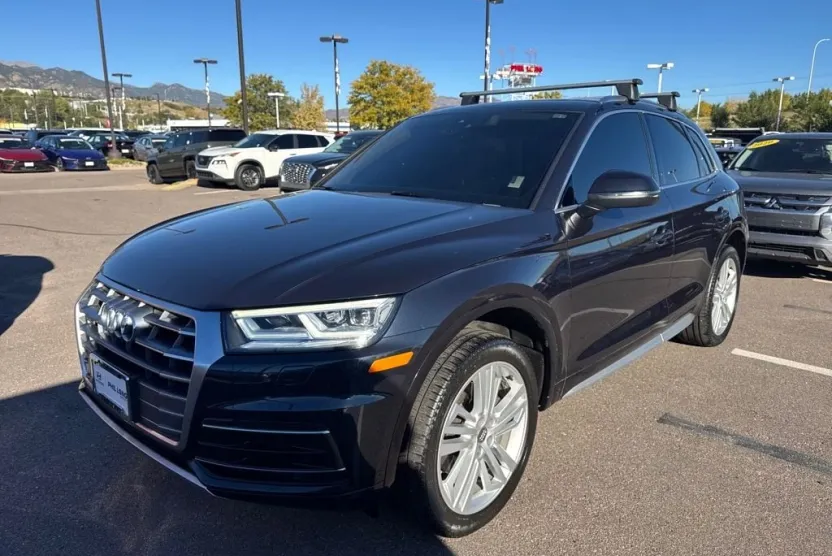 2020 Audi Q5 45 Premium Plus photo 1