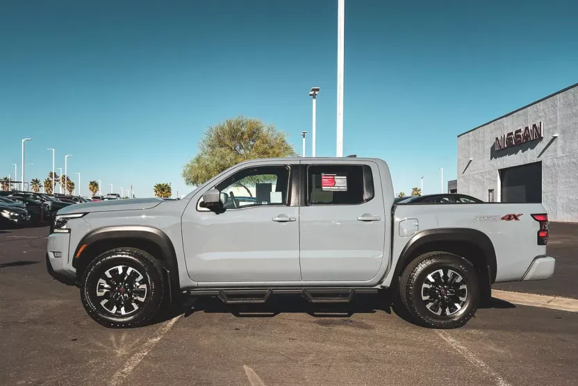 2023 Nissan Frontier PRO-4X photo 1