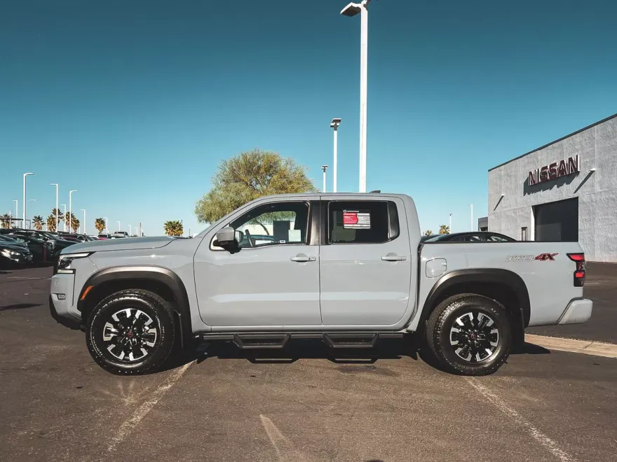 2023 Nissan Frontier PRO-4X photo 1