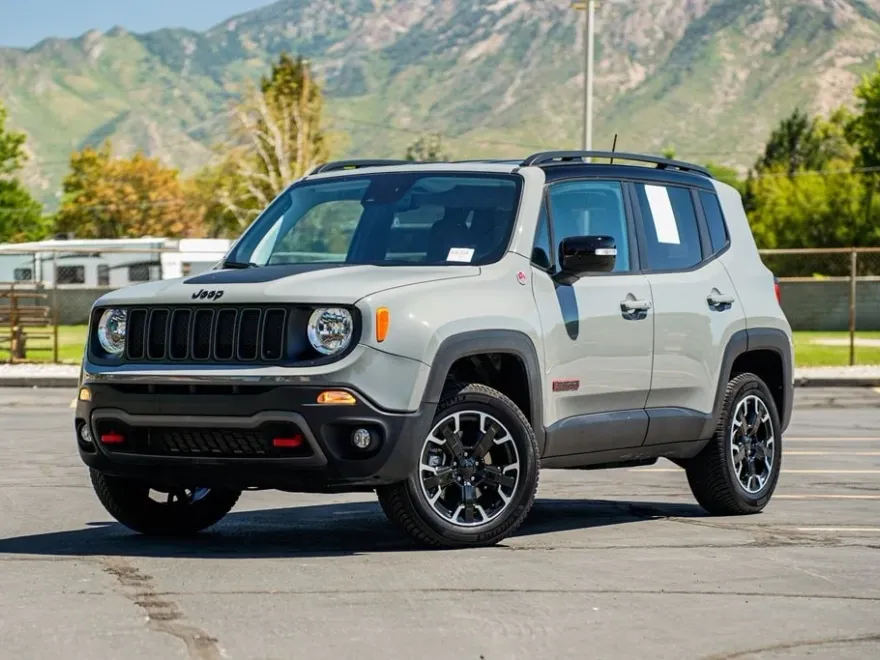 2023 Jeep Renegade Trailhawk photo 1