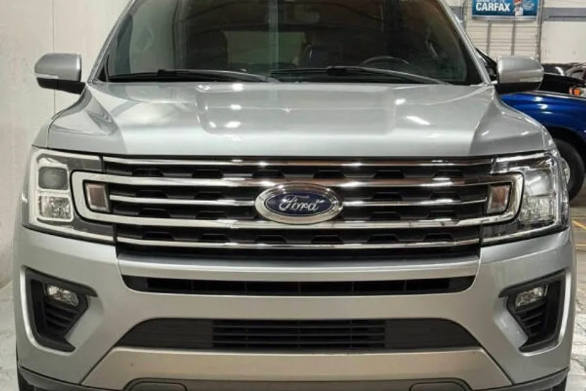 2020 Ford Expedition XLT photo 1