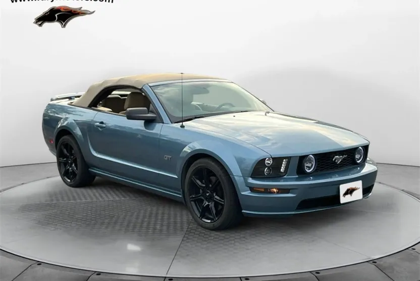 2006 Ford Mustang GT Deluxe photo 1