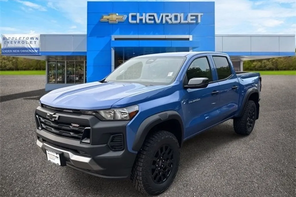 2025 Chevrolet Colorado Trail Boss photo 1
