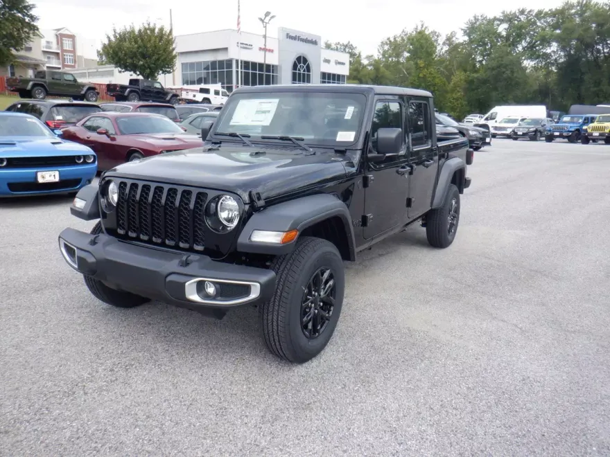 2023 Jeep Gladiator Sport S photo 1