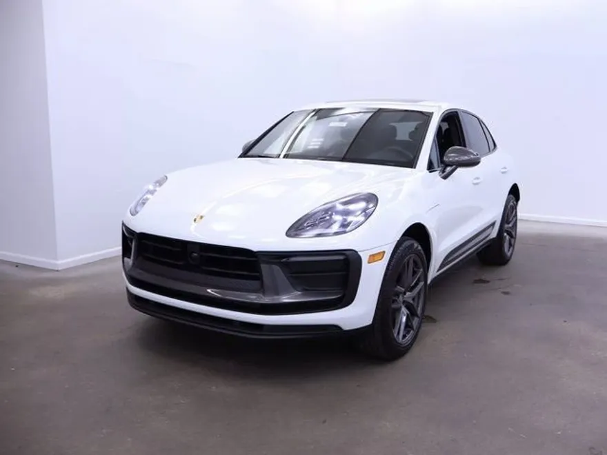 2025 Porsche Macan T photo 1