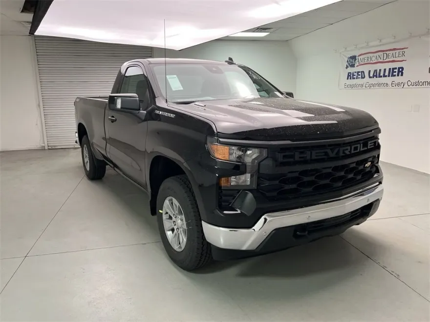 2025 Chevrolet Silverado 1500 photo 1