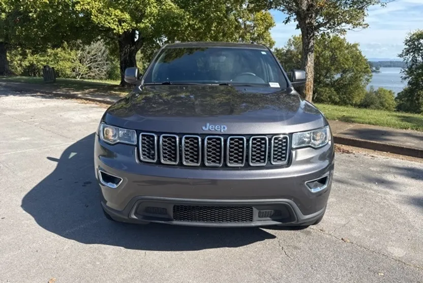 2018 Jeep Grand Cherokee Laredo E photo 1