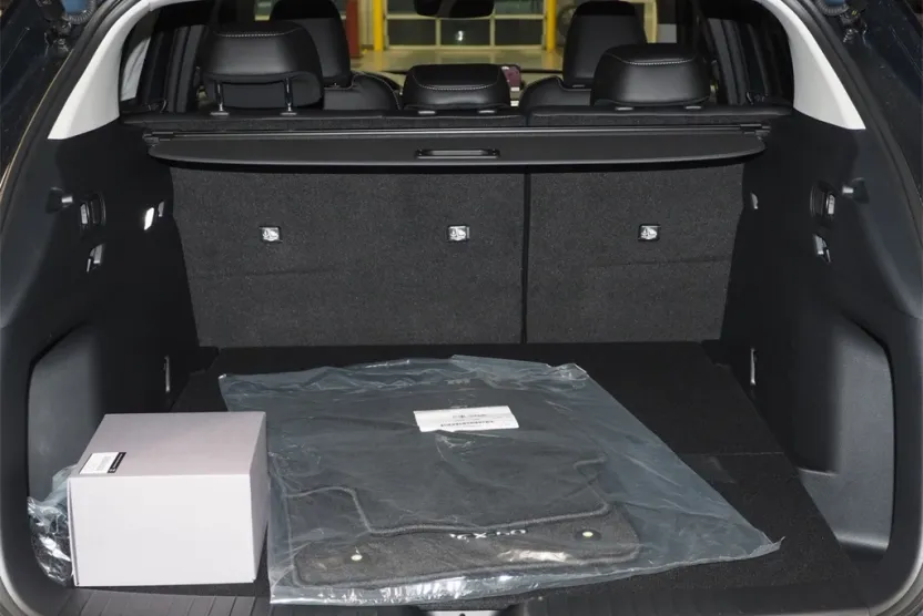 2025 Mazda CX-50 2.5 S Preferred photo 1