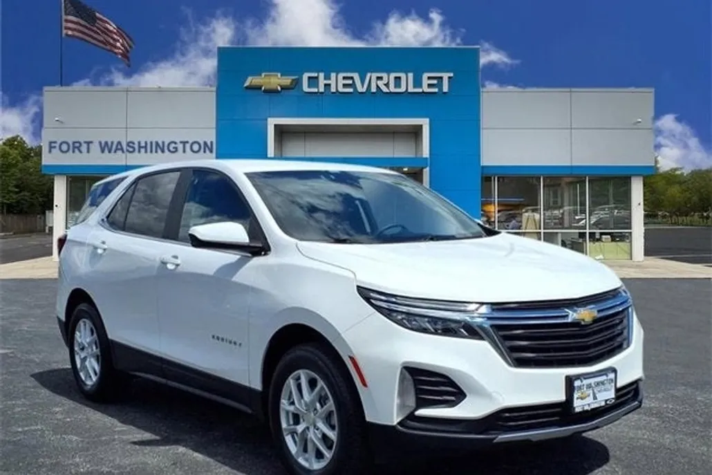 2023 Chevrolet Equinox LT photo 1