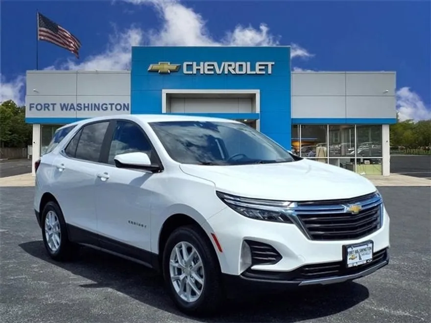 2023 Chevrolet Equinox LT photo 1