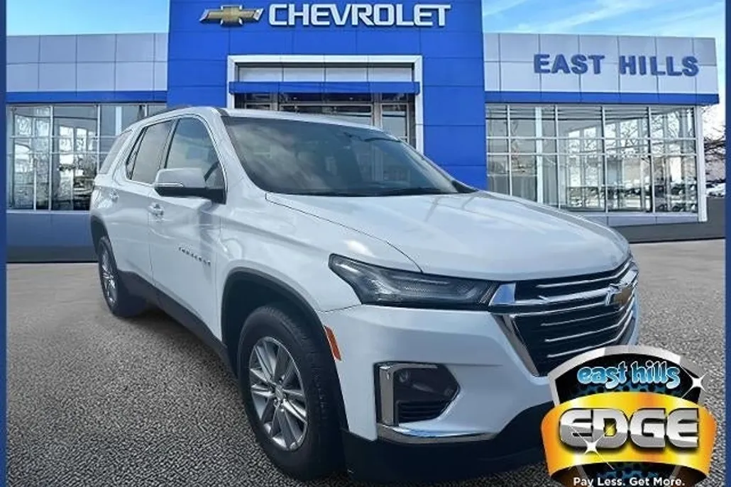 2023 Chevrolet Traverse Cloth 1LT photo 1