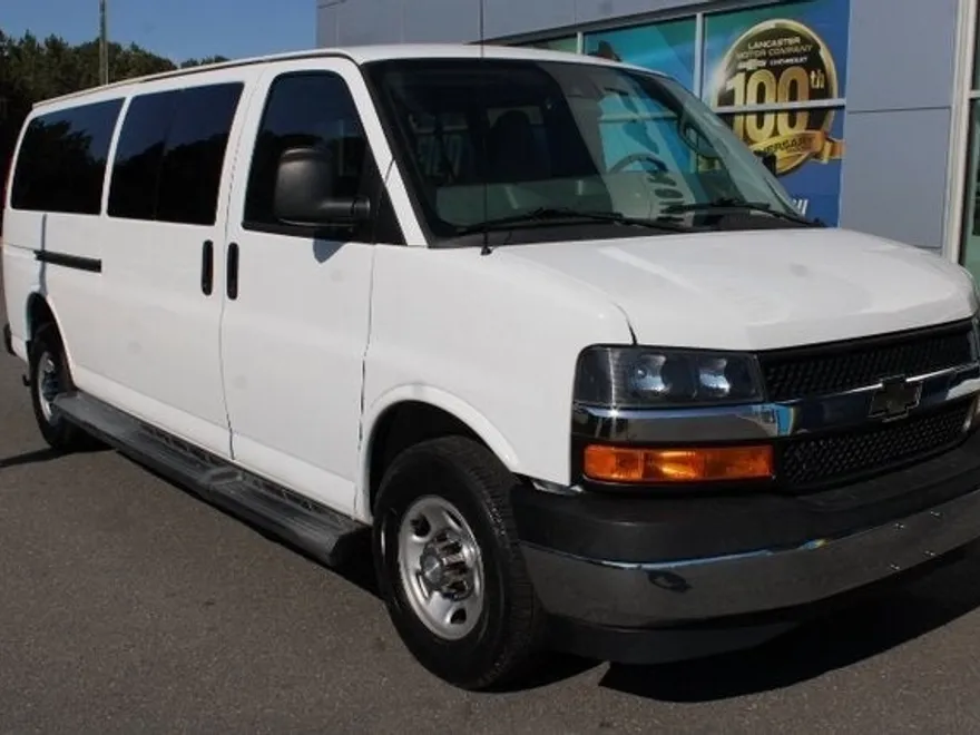 2019 Chevrolet Express Passenger 3500 LT photo 1