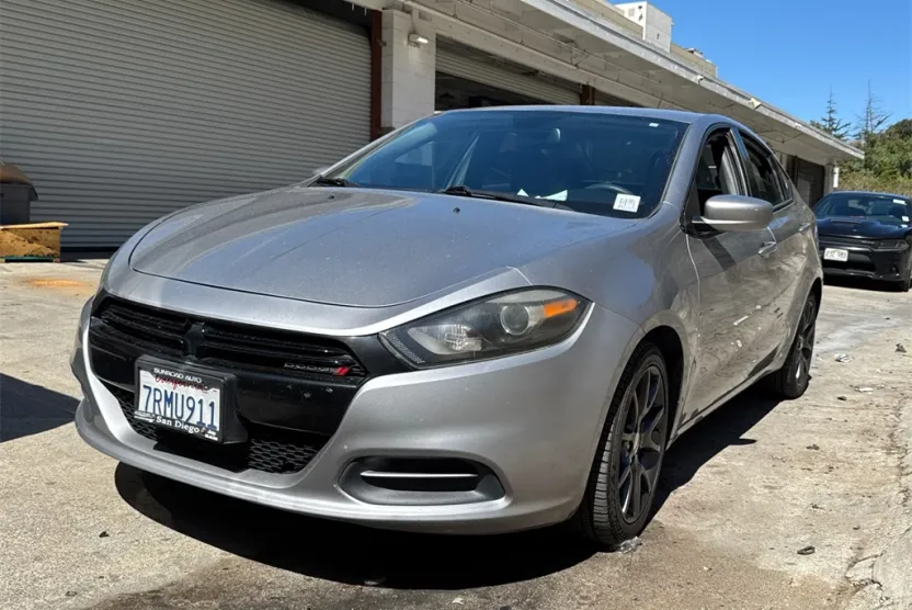 2016 Dodge Dart SE photo 1
