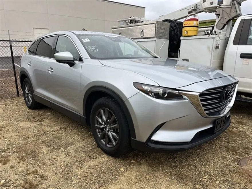 2023 Mazda CX-9 Touring photo 1