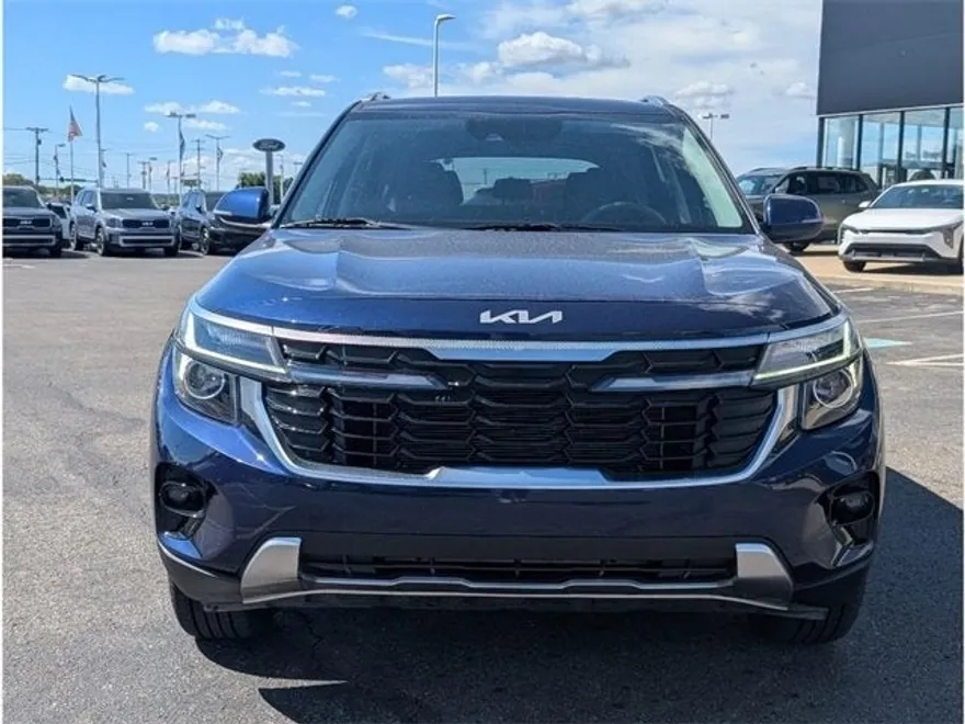 2024 Kia Seltos EX photo 1