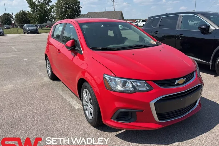 2020 Chevrolet Sonic LT photo 1