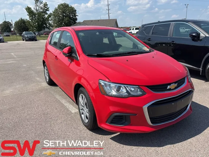 2020 Chevrolet Sonic LT photo 1