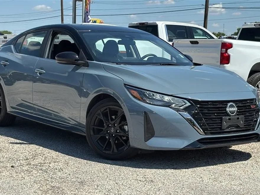 2025 Nissan Sentra SR photo 1