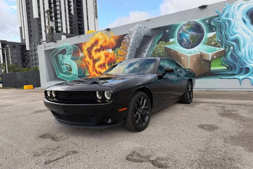 2022 Dodge Challenger SXT photo 1