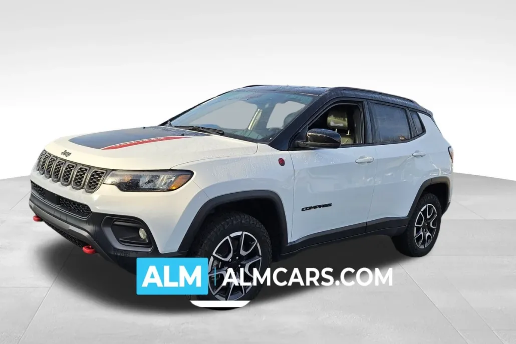 2024 Jeep Compass Trailhawk photo 1