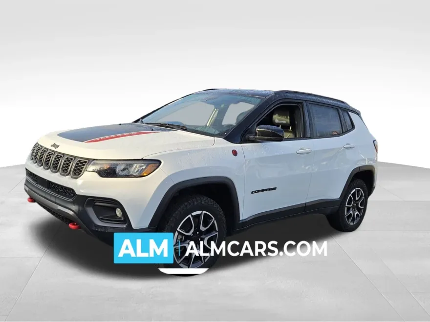 2024 Jeep Compass Trailhawk photo 1