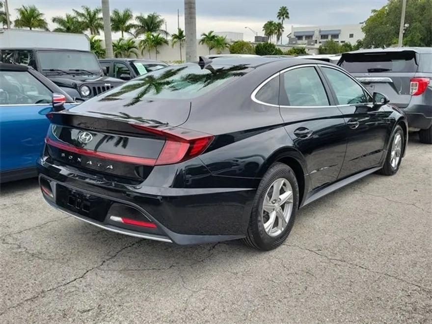 2021 Hyundai Sonata SE photo 1