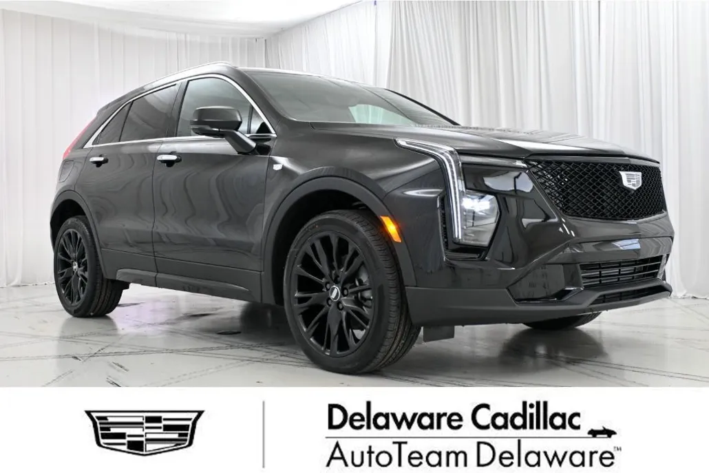 2025 Cadillac XT4 Premium Luxury photo 1