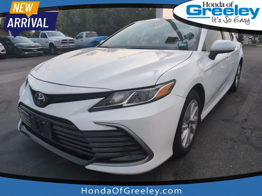 2024 Toyota Camry LE photo 1