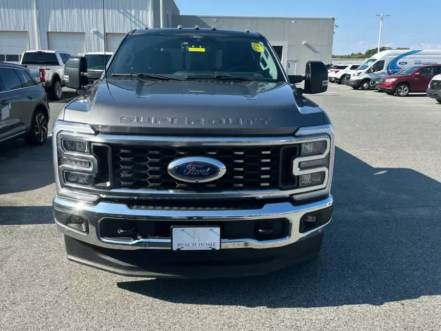 2024 Ford F-350 Lariat photo 1