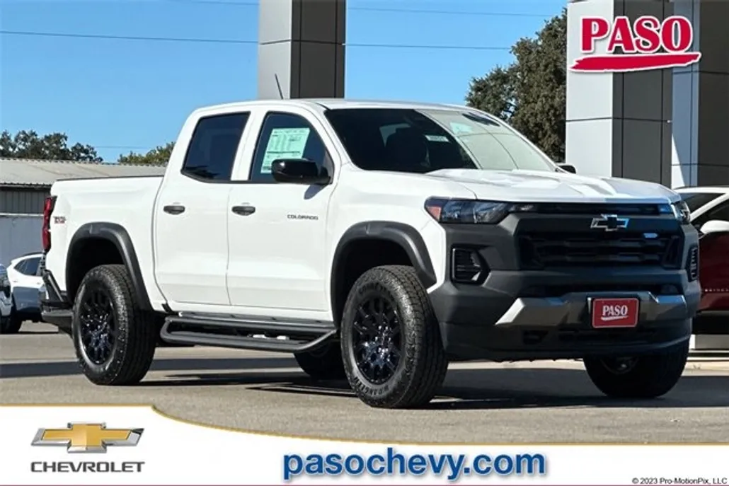 2026 Chevrolet Colorado Trail Boss photo 1