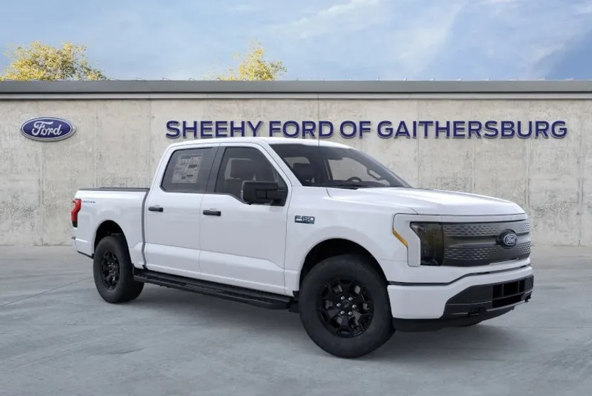 2025 Ford F-150 Lightning XLT photo 1